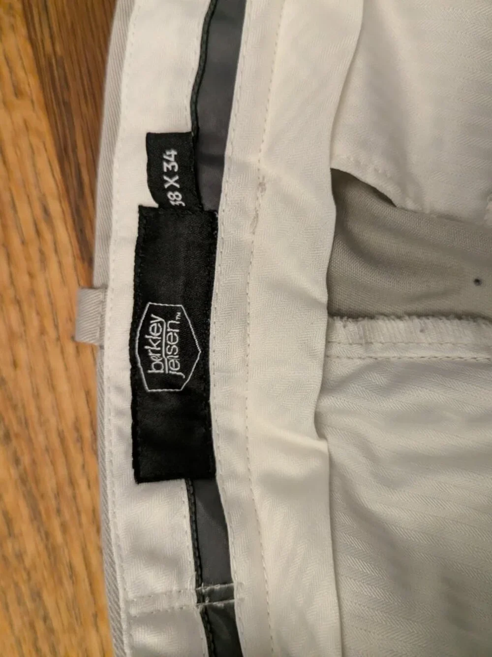 38/34 Men's Khakis Berkley Jensen